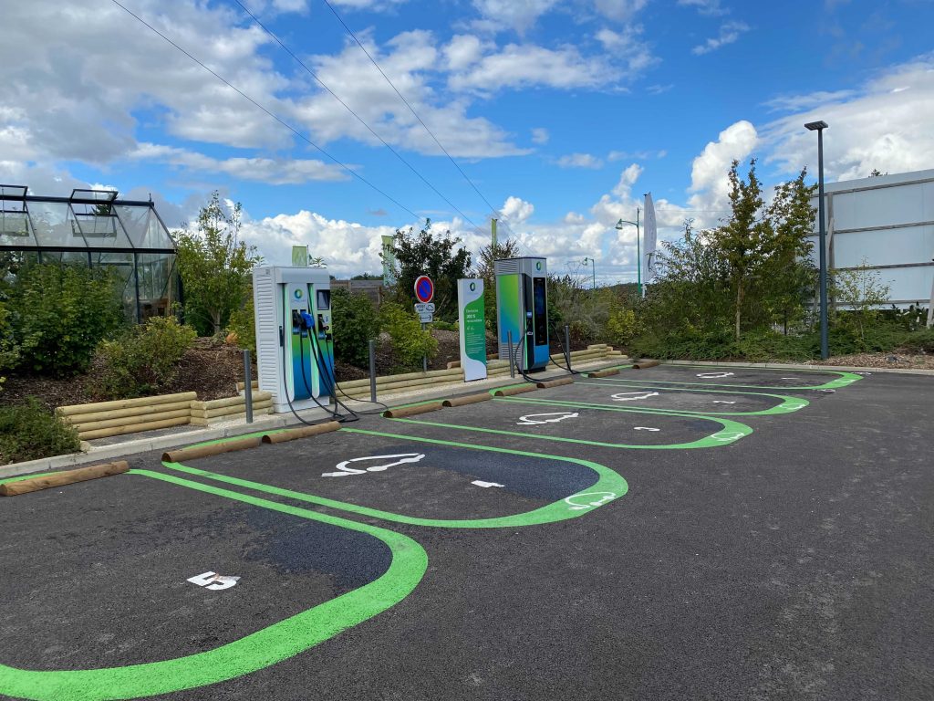 Ouverture d’une nouvelle station de superchargeurs à Lille-Lesquin