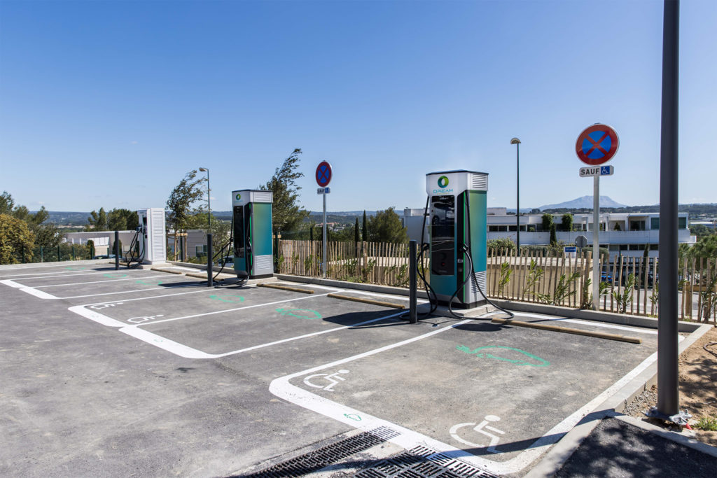 Dream Energy deploys the largest supercharger station in Aix-en-Provence.